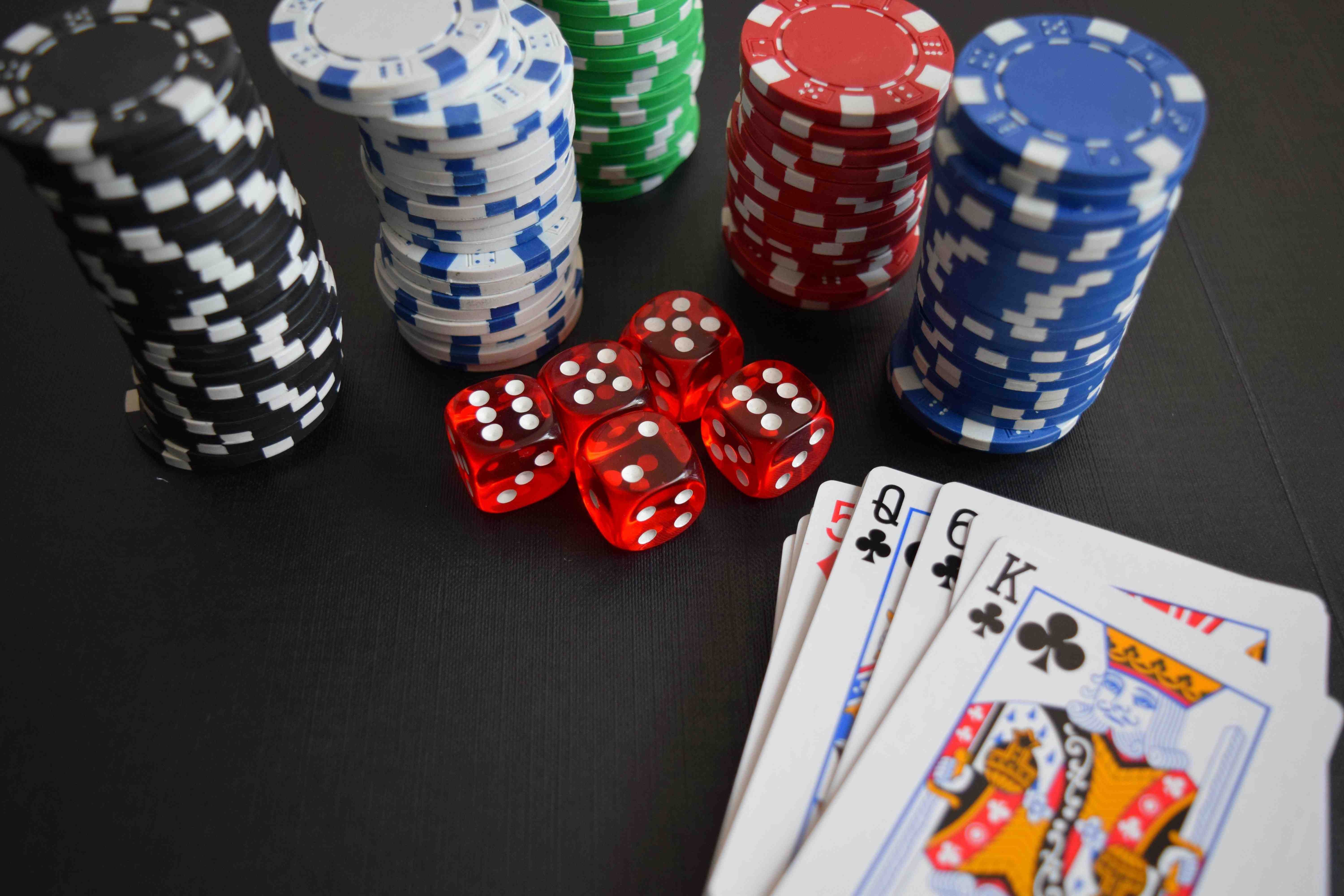 apt789 Live Casino Baccarat နှင့် Roulette ဂိမ်းများ